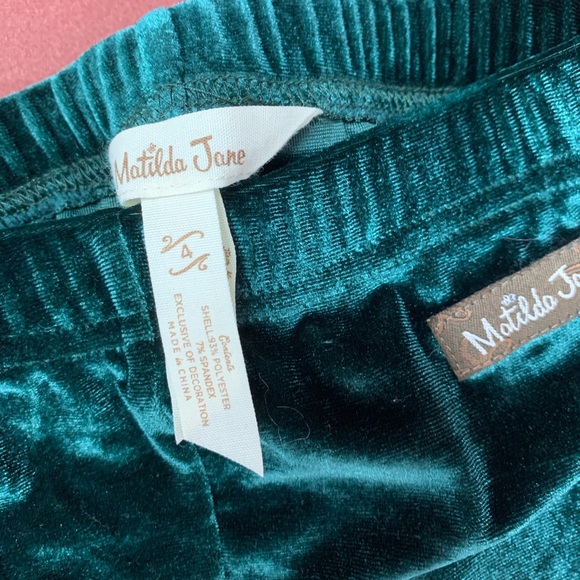 Matilda Jane Christmas Tinsel Green Velvet Ruffle Leggings Girls Size 4 - Picture 3 of 3